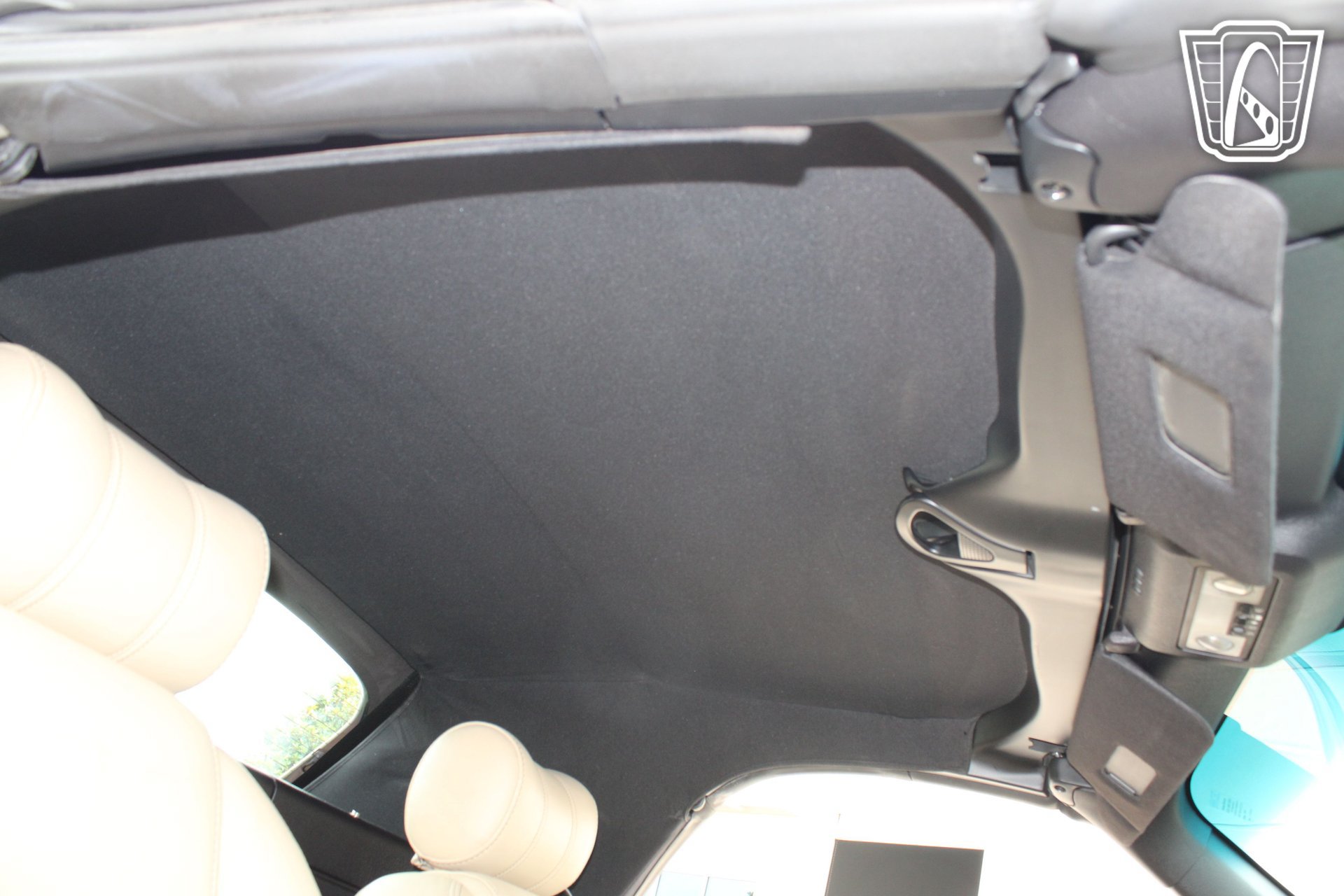 Used 2004 Ford Thunderbird RWD image 22