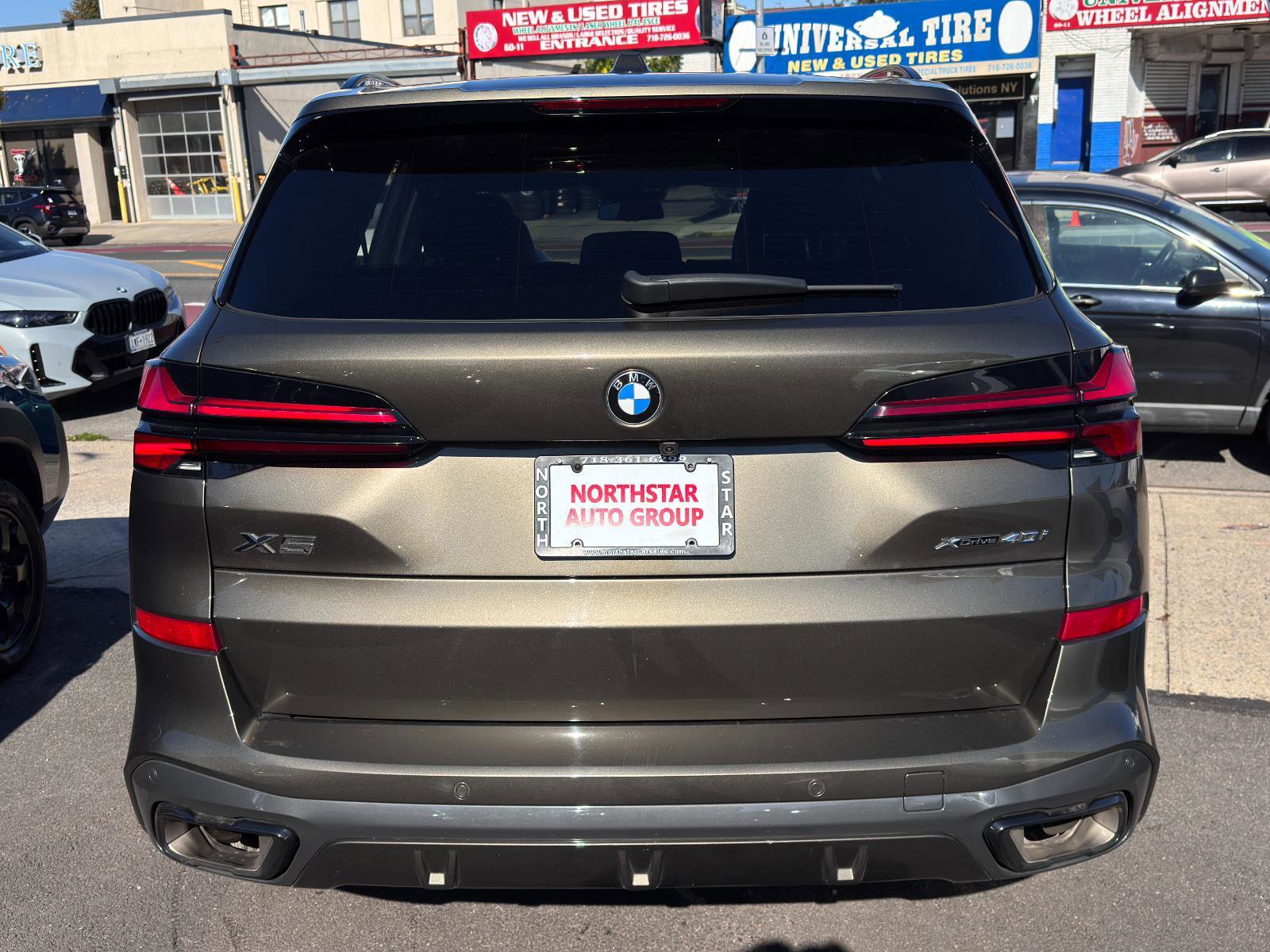 Used 2025 BMW X5 xDrive40i w/ M Sport Package image 5