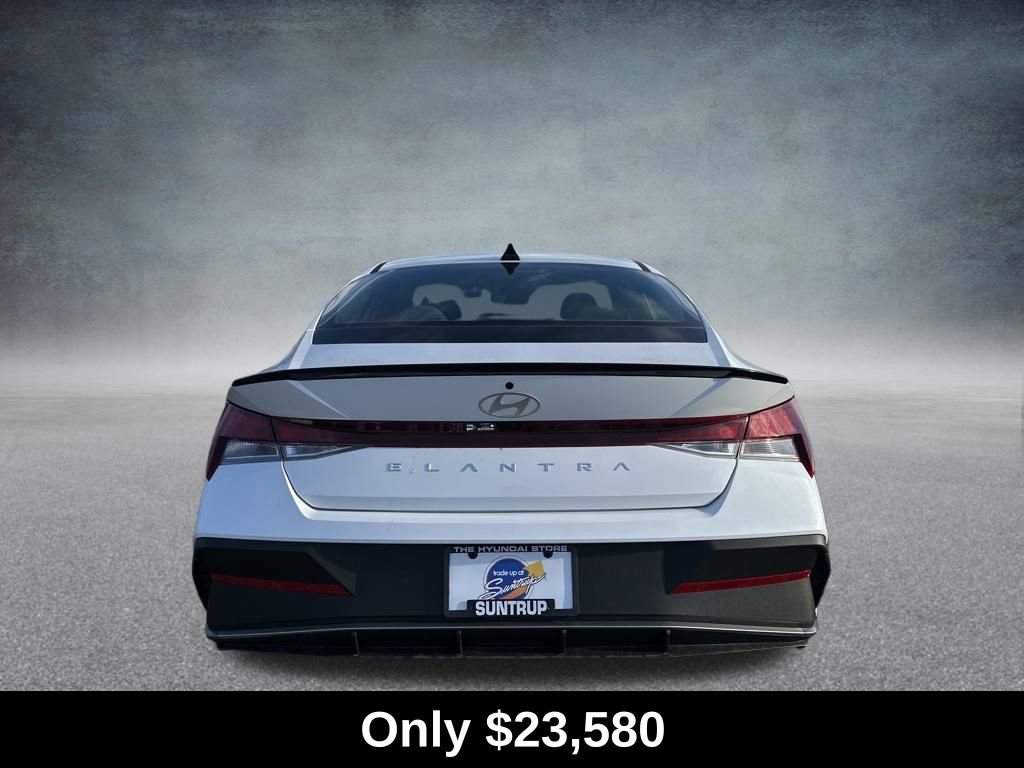 Used 2026 Hyundai Elantra Sport image 4