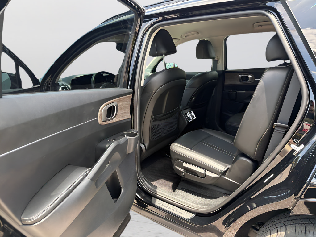 Used 2023 Kia Sorento EX FWD image 20