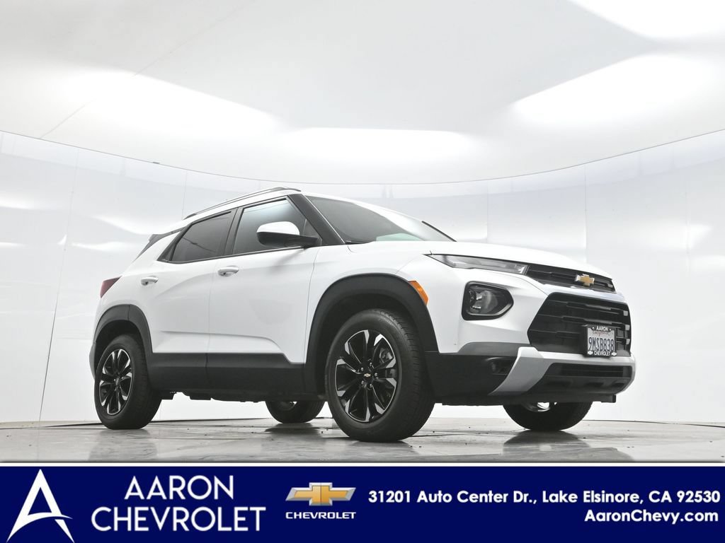 Used 2023 Chevrolet TrailBlazer LT FWD image 2