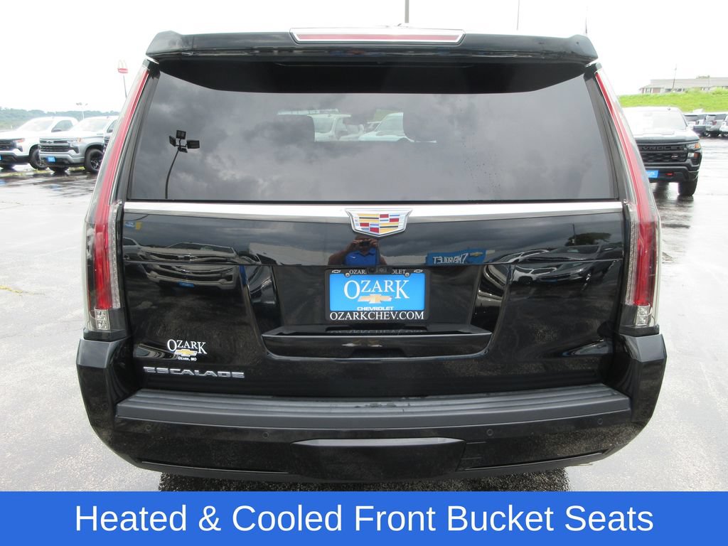 Certified 2018 Cadillac Escalade Platinum AWD/4WD image 4