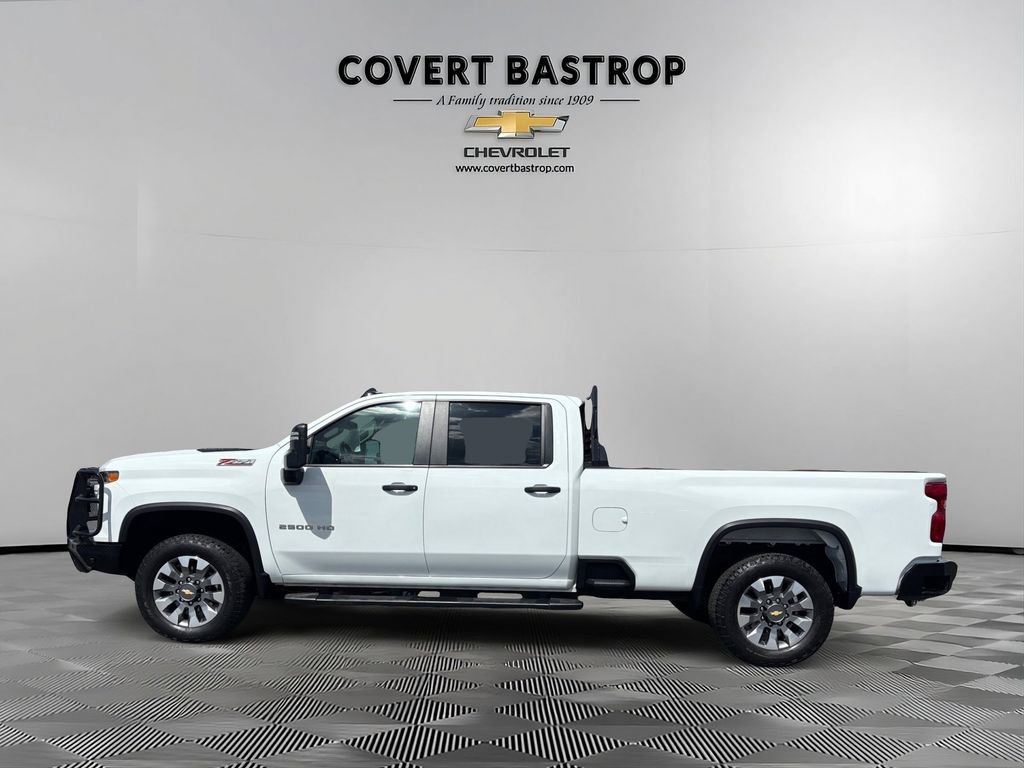 Used 2025 Chevrolet Silverado 2500 Custom w/ Custom Value Package image 3
