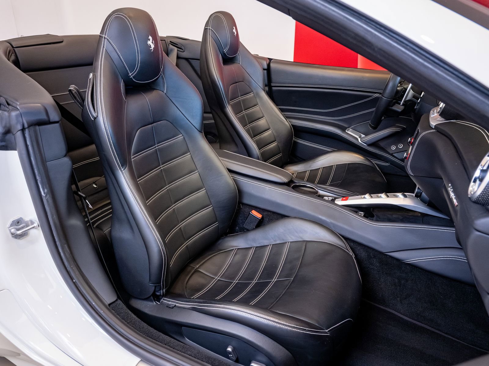 Certified 2016 Ferrari California T RWD image 19