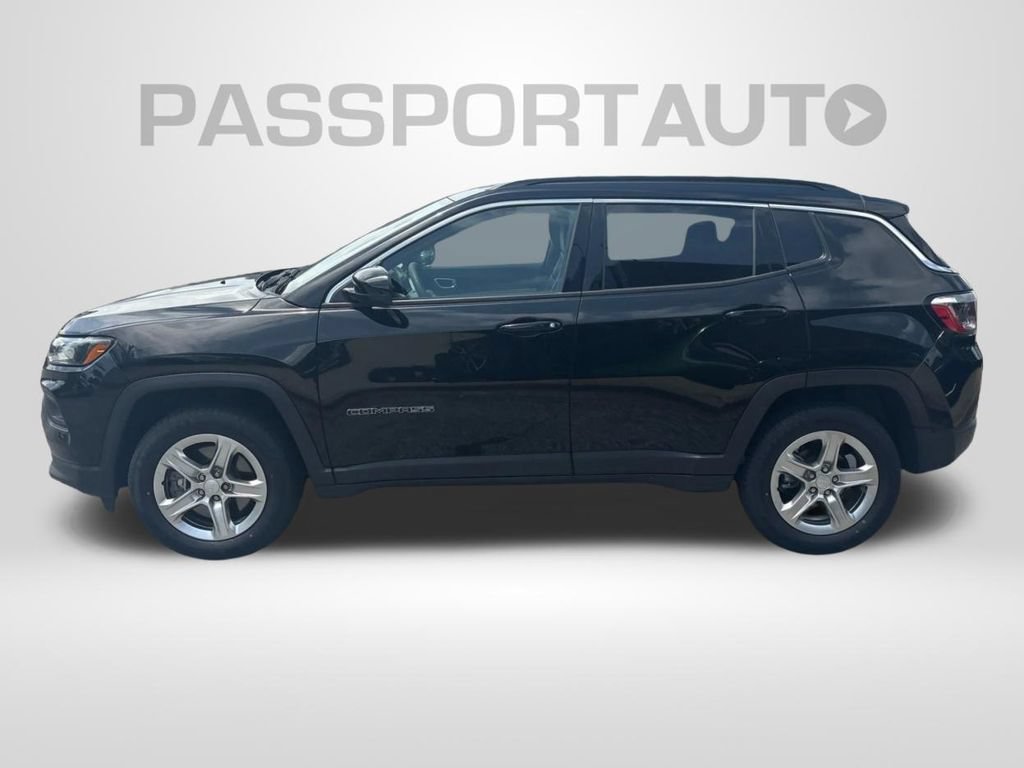 Used 2024 Jeep Compass Latitude AWD/4WD image 9