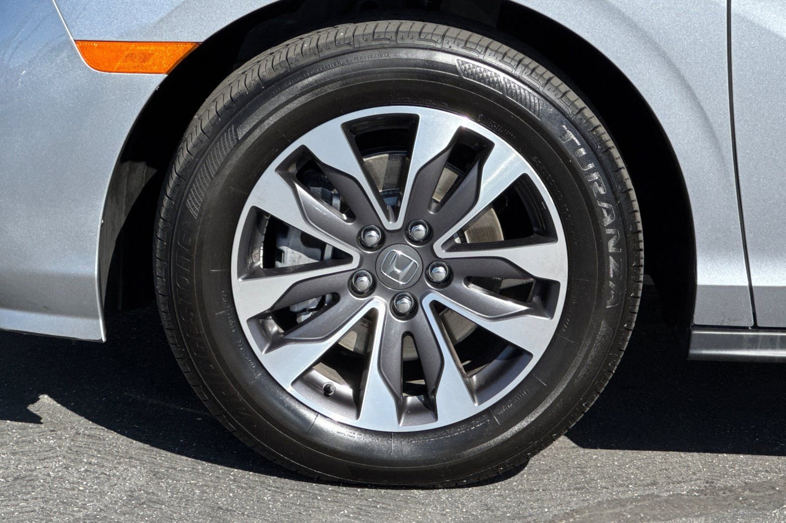 Certified 2024 Honda Odyssey EX-L image 27