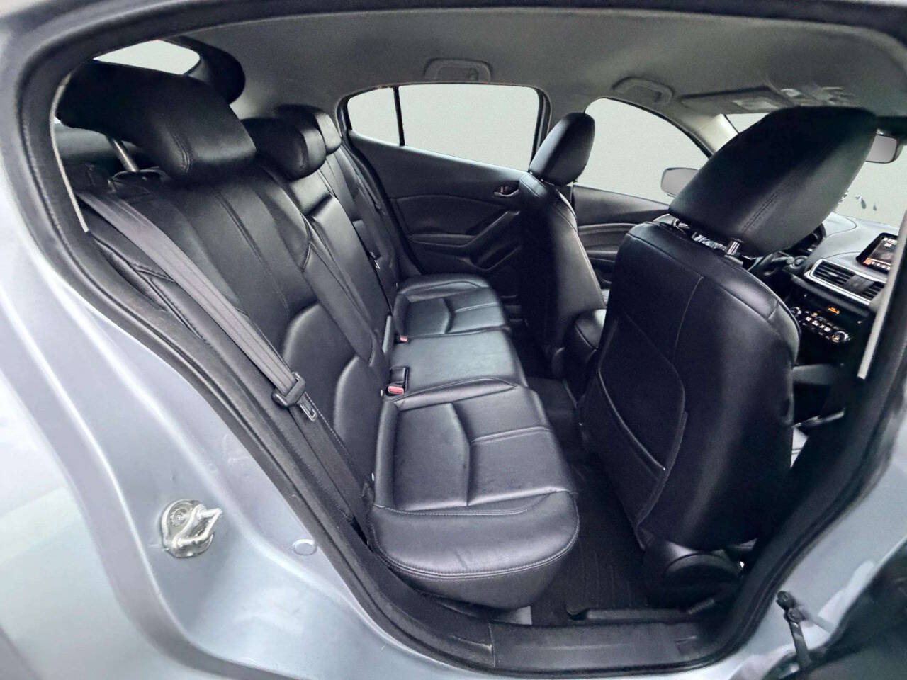 Used 2018 MAZDA MAZDA3 Touring FWD image 24