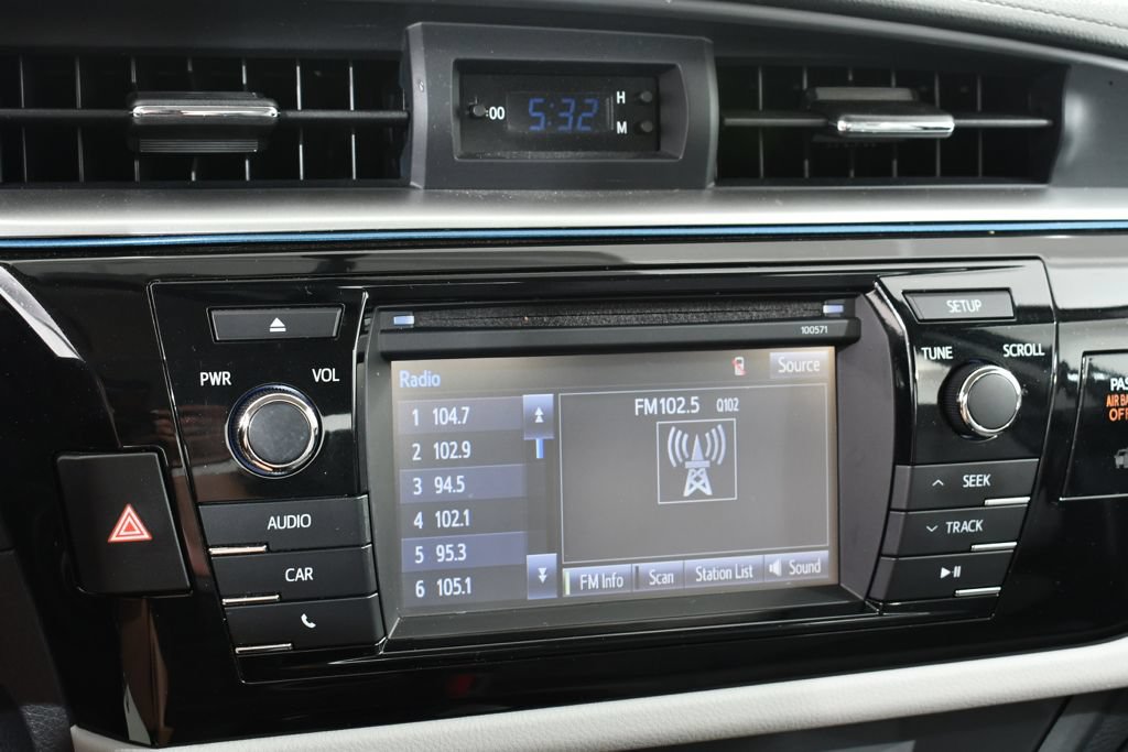 Used 2016 Toyota Corolla LE FWD image 28