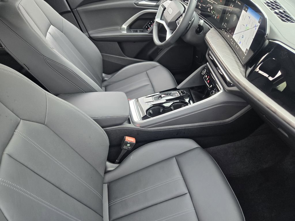 Certified 2025 Audi Q5 2.0T Premium image 18