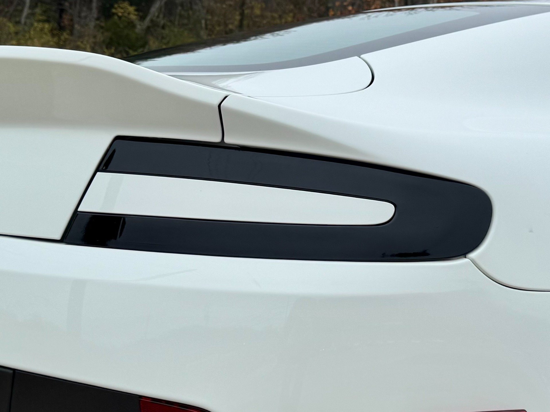 Used 2015 Aston Martin V8 Vantage GT RWD image 9