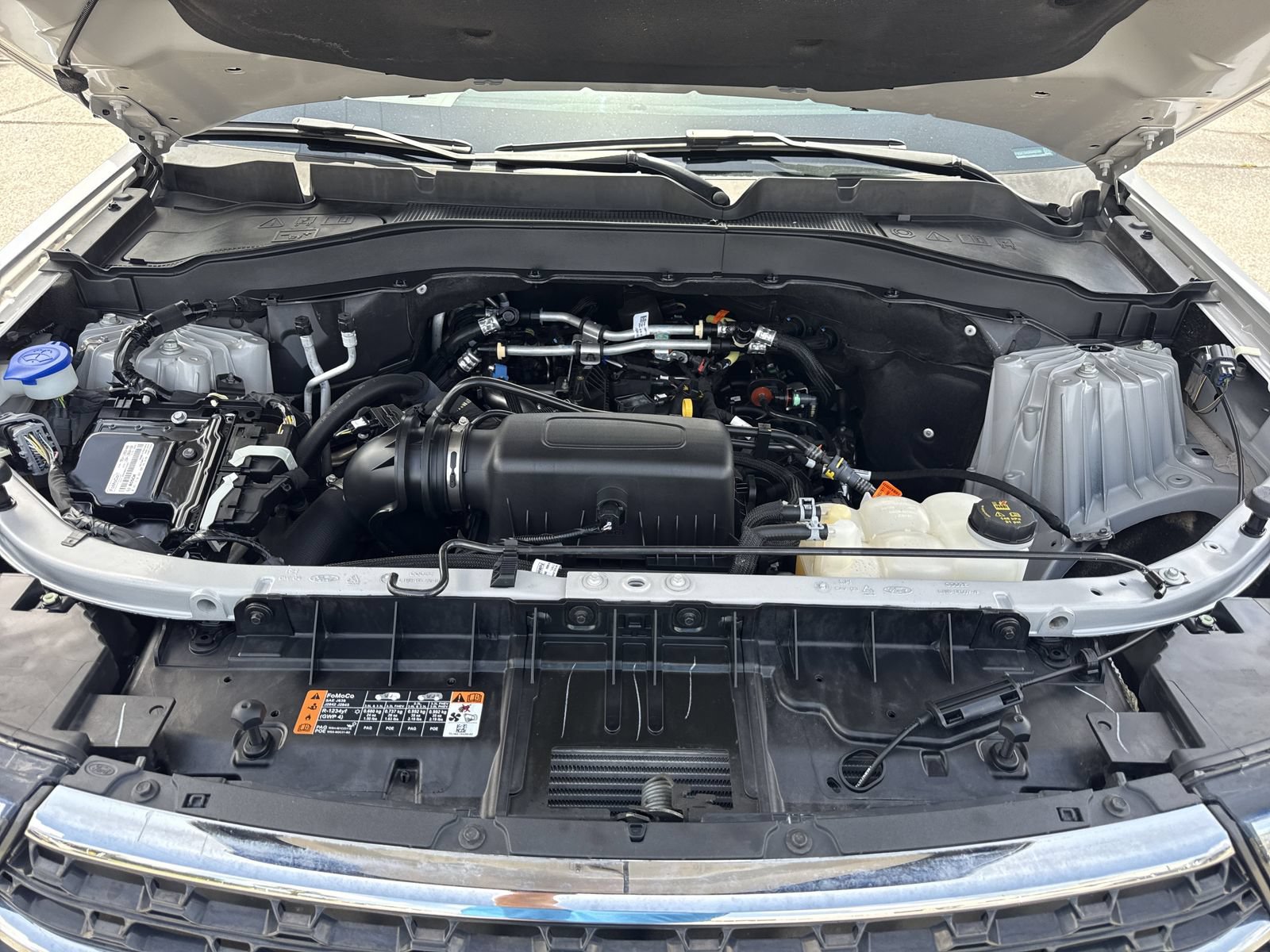 Used 2024 Ford Explorer XLT w/ Equipment Group 202A RWD image 40