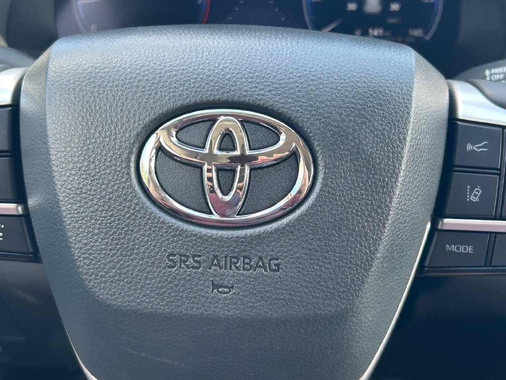Used 2024 Toyota Highlander Platinum FWD image 43