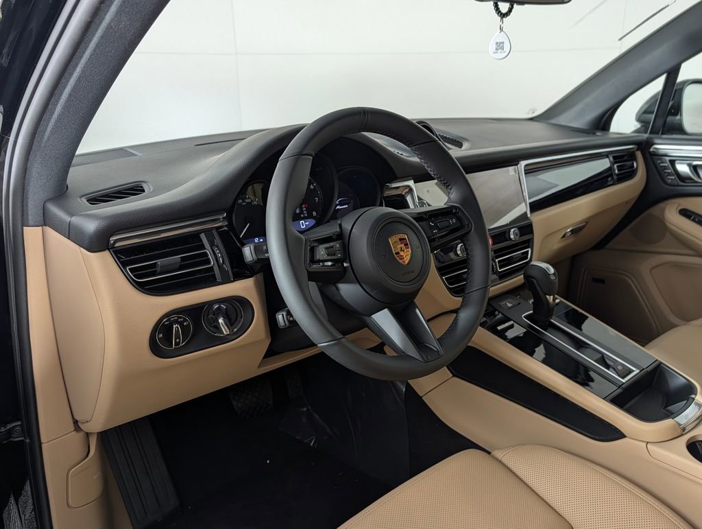 New 2026 Porsche Macan image 4