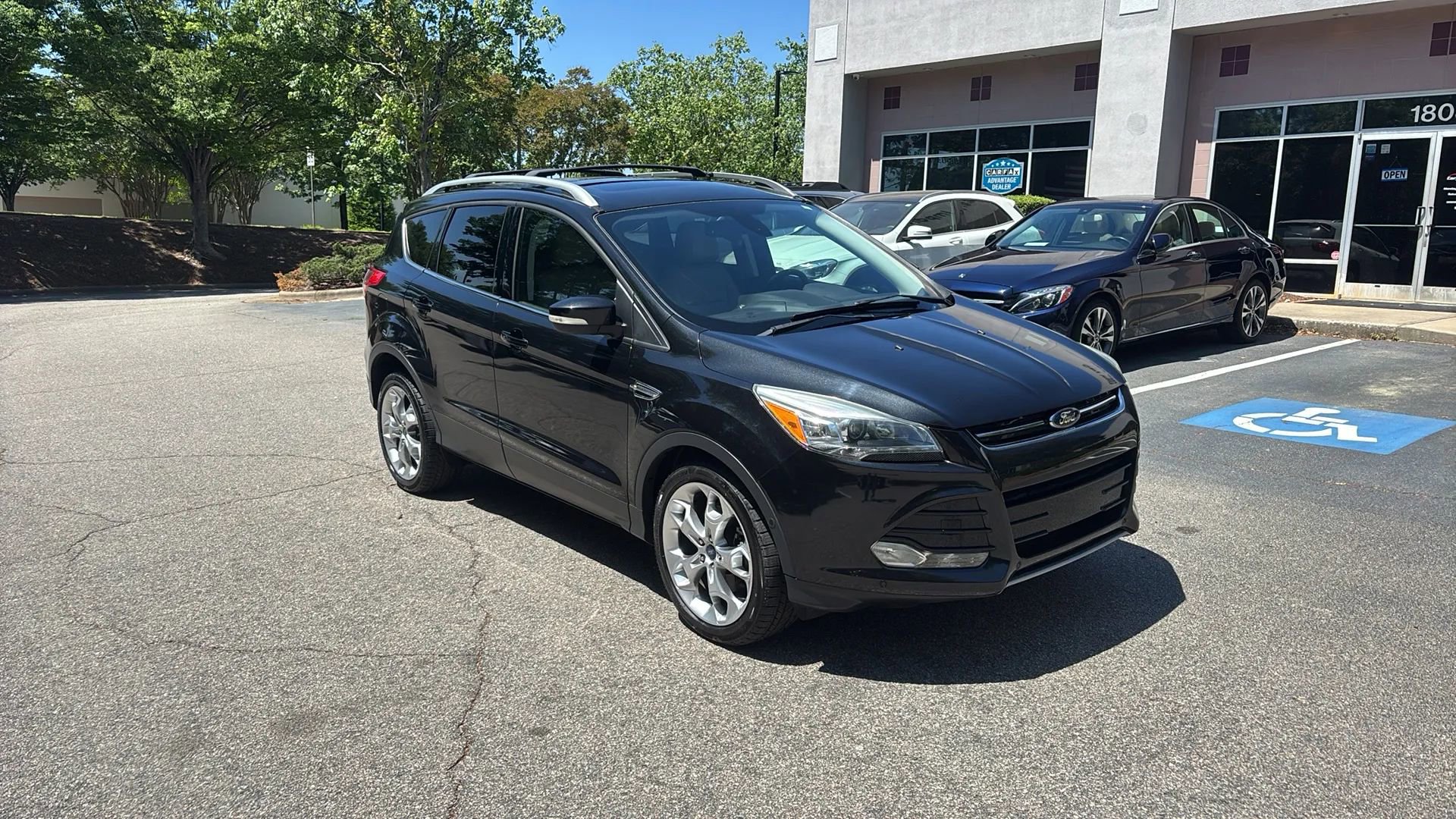 Used 2015 Ford Escape Titanium w/ Equipment Group 301A FWD image 3