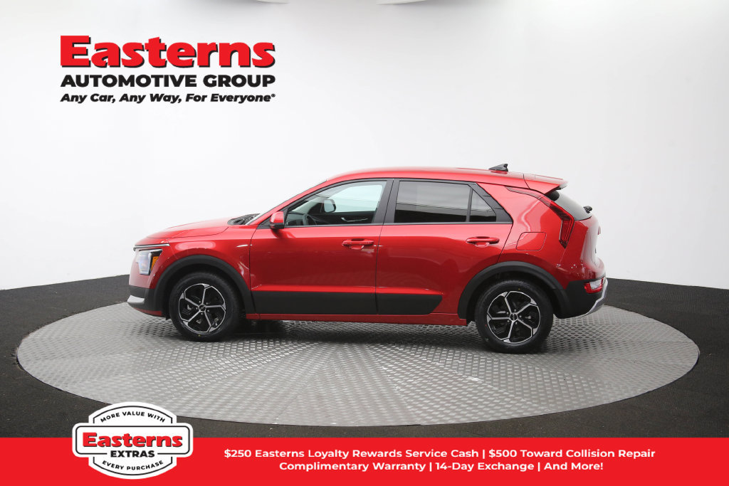 Used 2025 Kia Niro LX FWD image 60