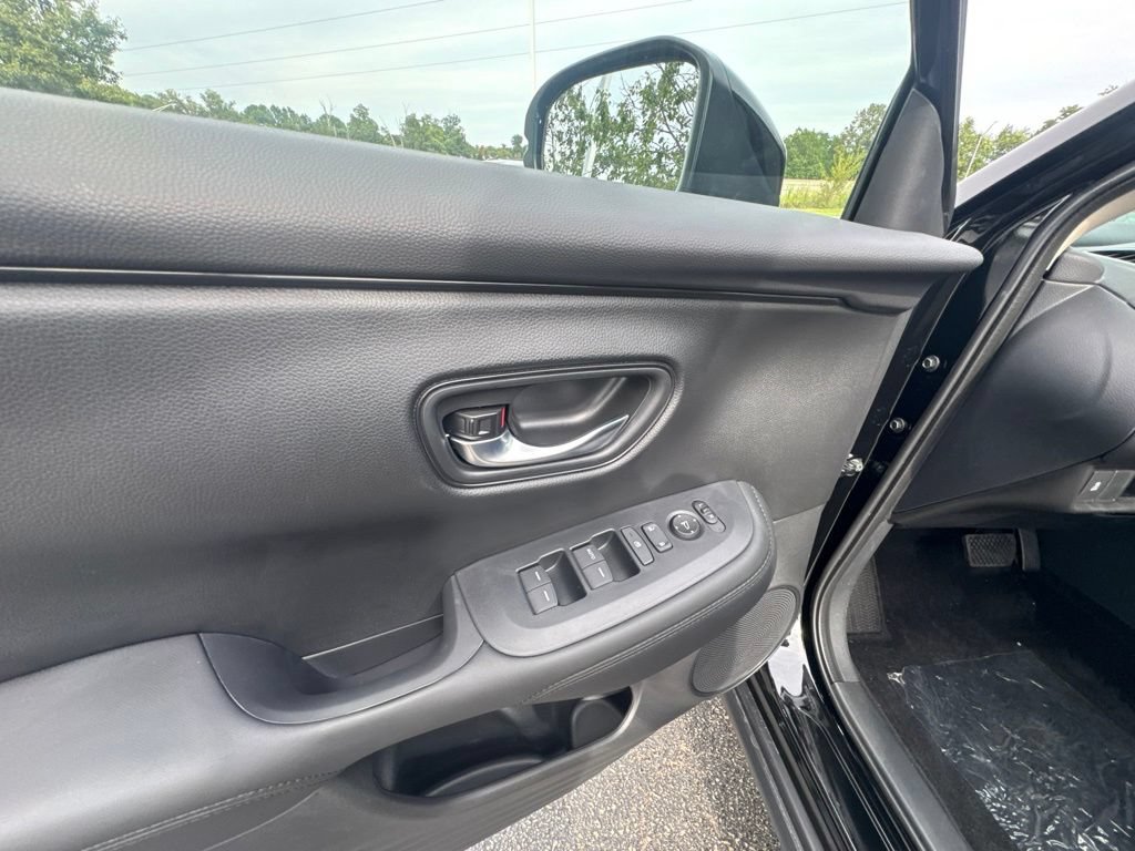 New 2027 Honda HR-V LX image 15