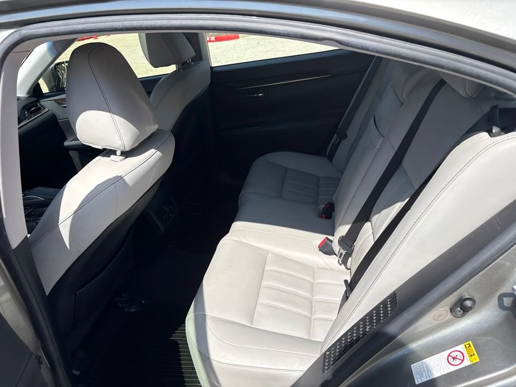 Used 2018 Lexus ES 300h w/ Luxury Package FWD image 20