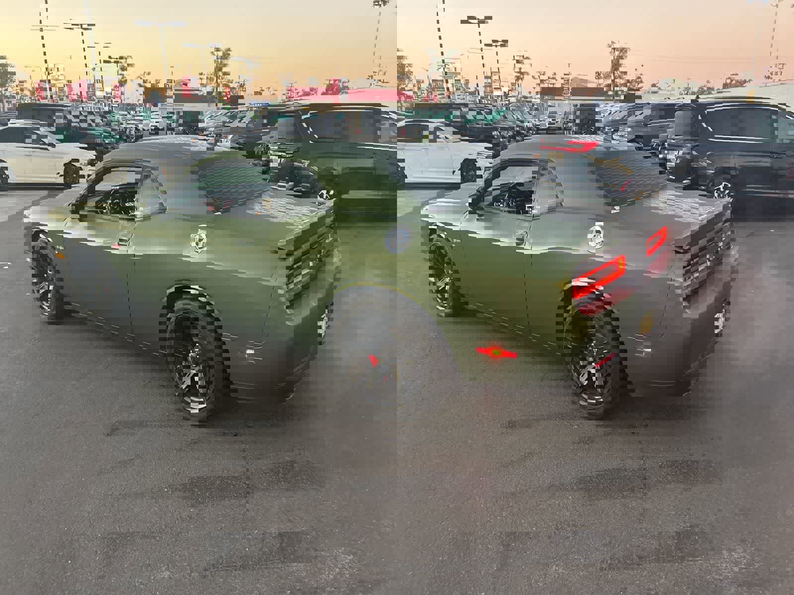 Used 2018 Dodge Challenger SRT w/ Technology Group image 5