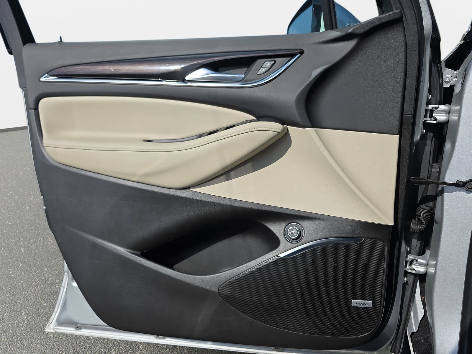 Used 2021 Buick Enclave Essence w/ Sound and Sites Package image 28