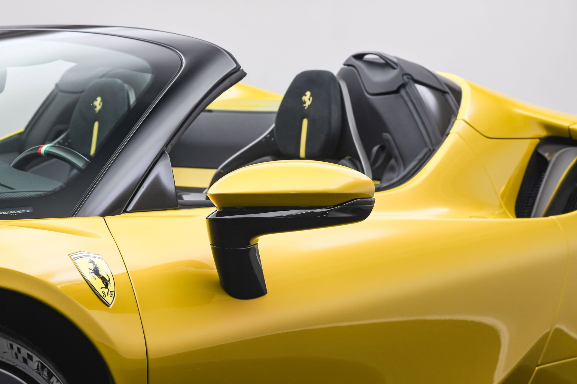 Used 2022 Ferrari SF90 Spider image 9