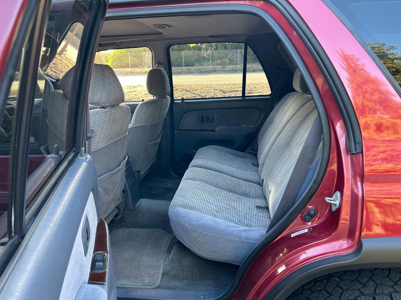 Used 1997 Toyota 4Runner SR5 AWD/4WD image 28