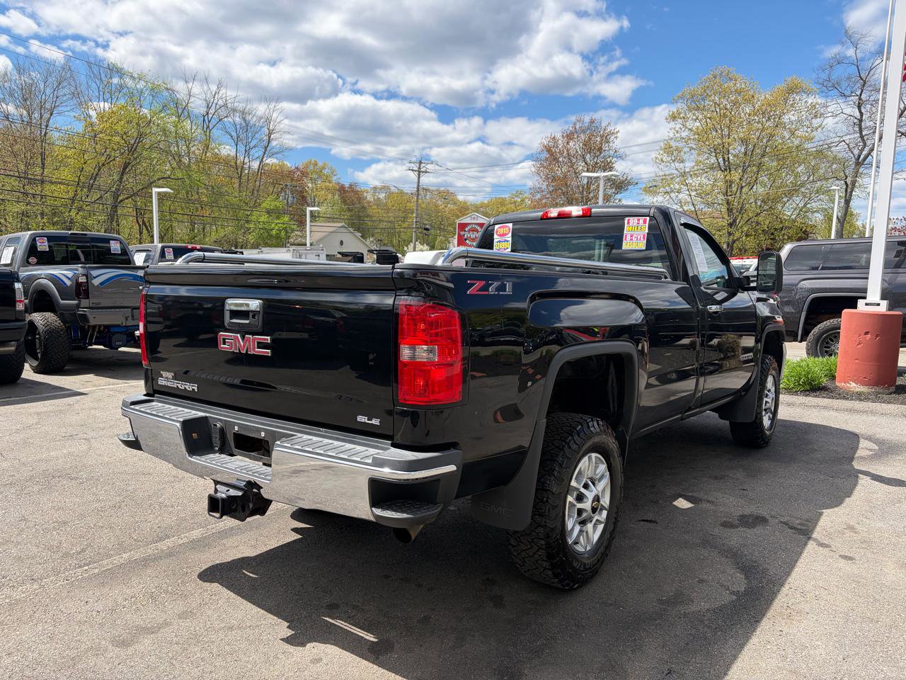Used 2015 GMC Sierra 2500 SLE w/ SLE Preferred Package AWD/4WD image 8