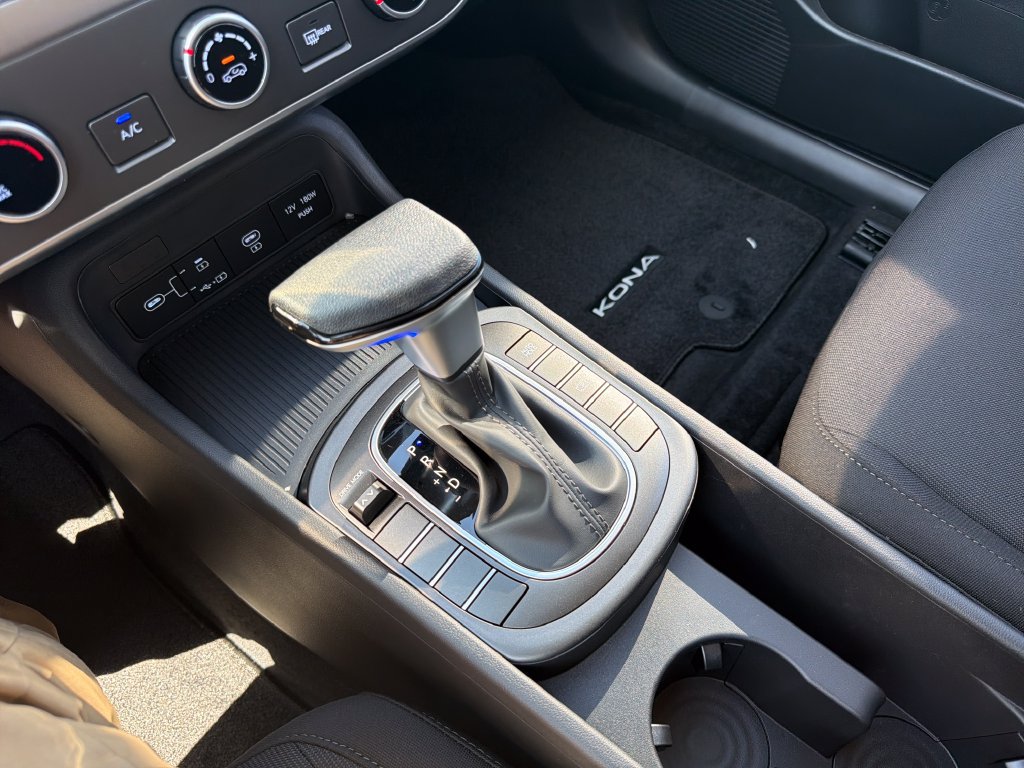 New 2027 Hyundai Kona SE FWD image 32