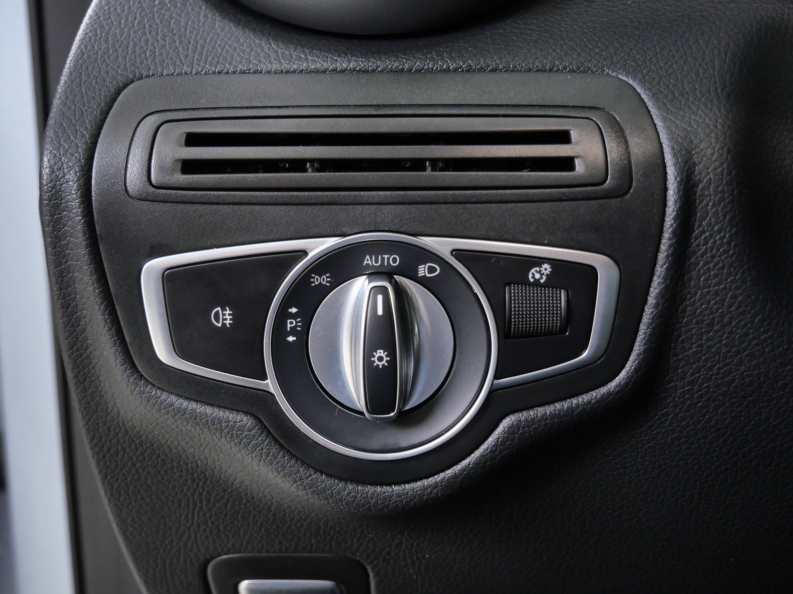 Certified 2021 Mercedes-Benz GLC 300 4MATIC image 30
