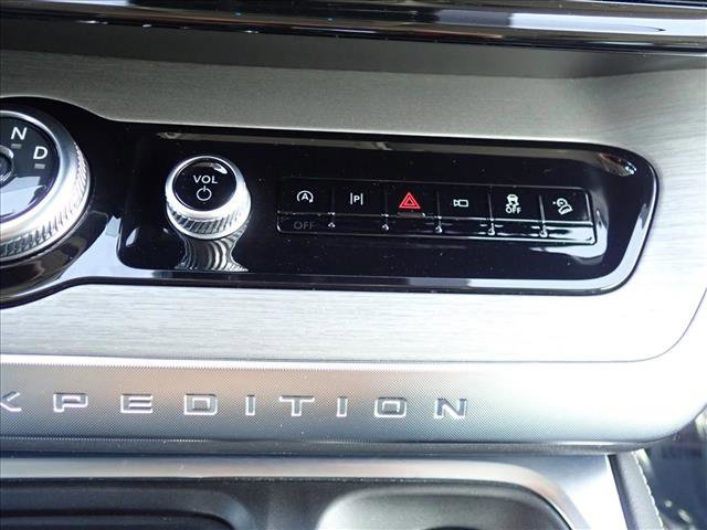 Used 2025 Ford Expedition Platinum image 20