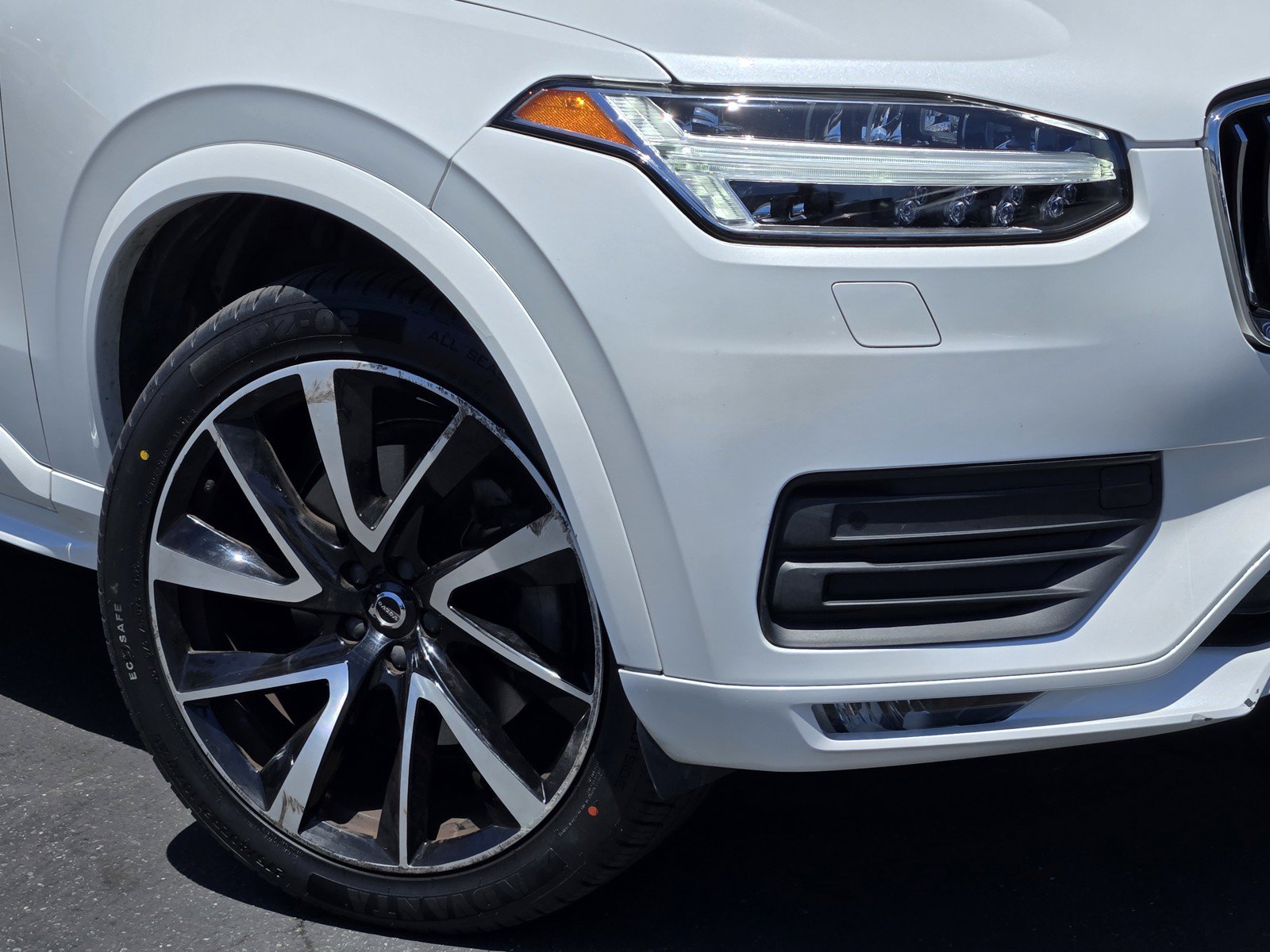 Used 2020 Volvo XC90 T6 Momentum AWD/4WD image 9