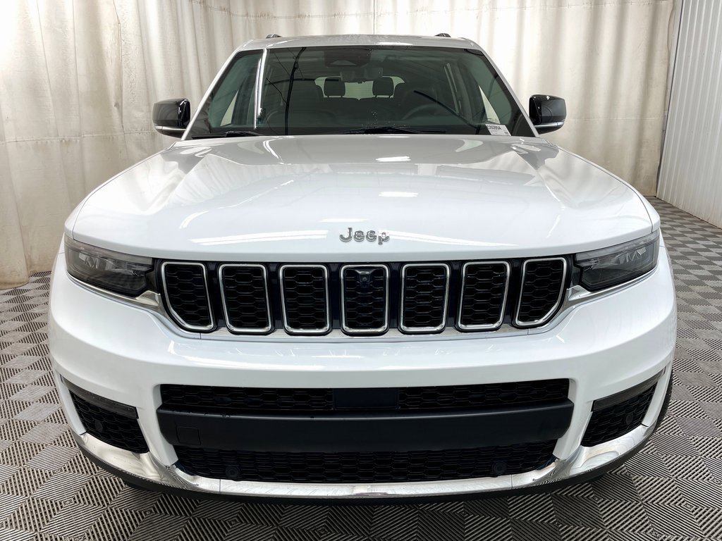 Used 2023 Jeep Grand Cherokee L Limited w/ Luxury Tech Group II image 19