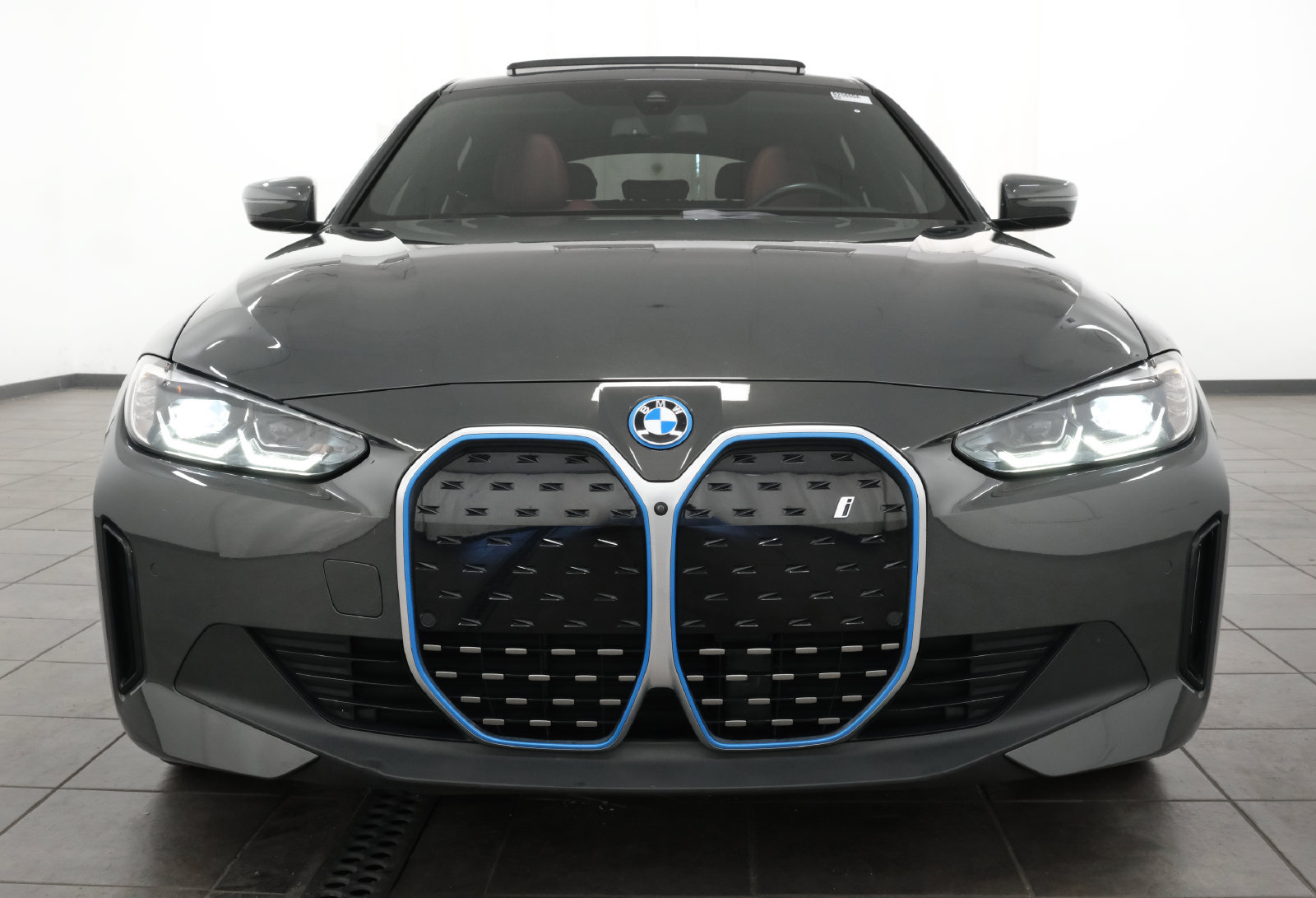 Used 2024 BMW i4 eDrive35 w/ Premium Package RWD image 8