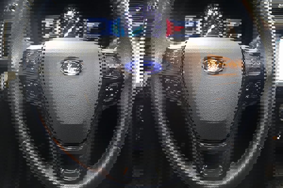 Used 2018 Ford Explorer XLT w/ Equipment Group 202A image 35