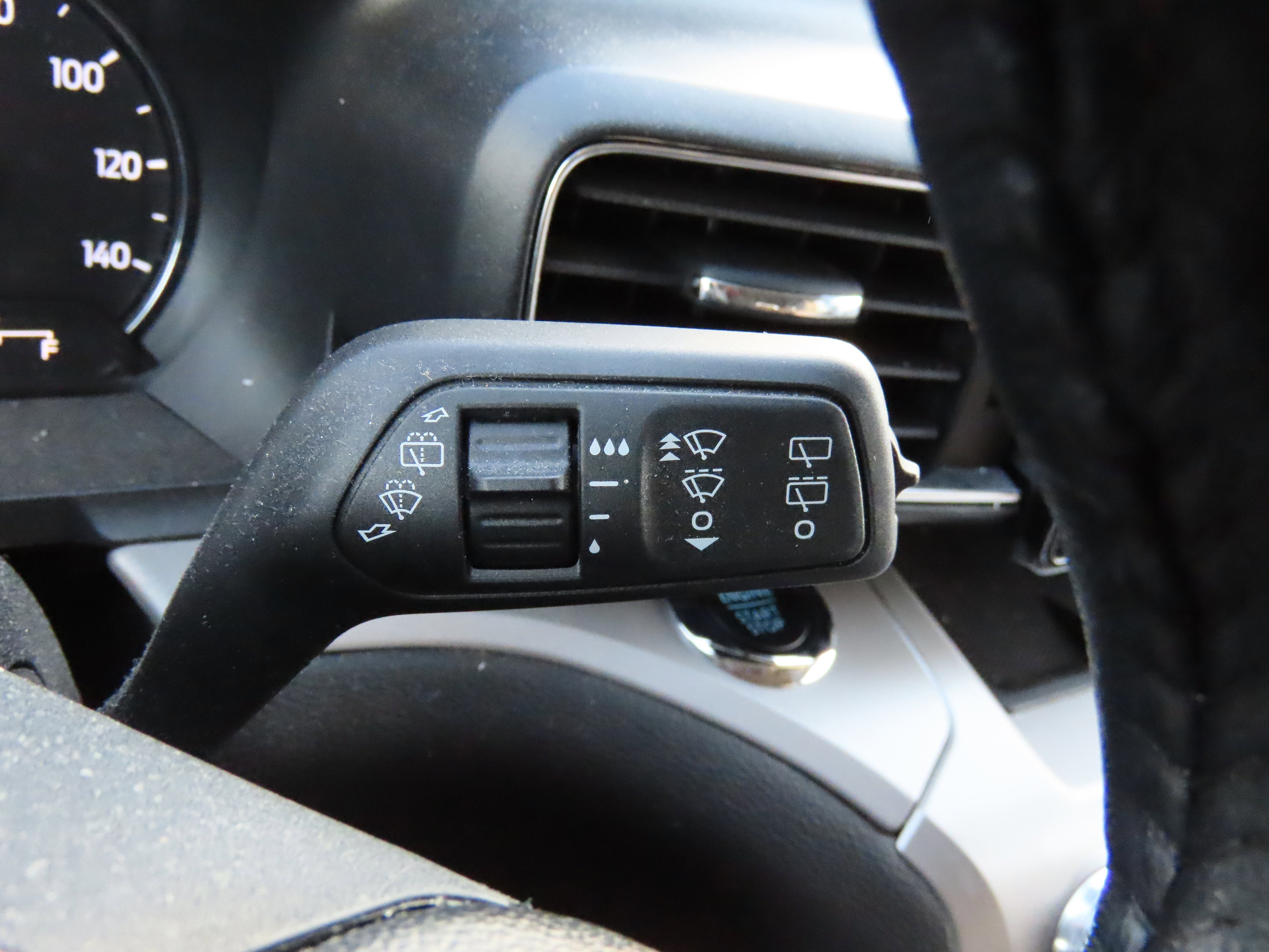 Used 2023 Ford Explorer XLT w/ Equipment Group 202A image 33