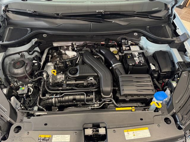 New 2026 Volkswagen Taos SE FWD image 22