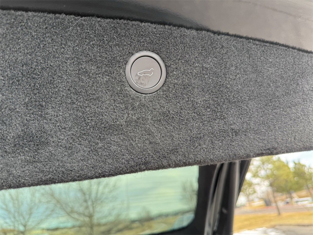 Used 2022 Tesla Model X image 11