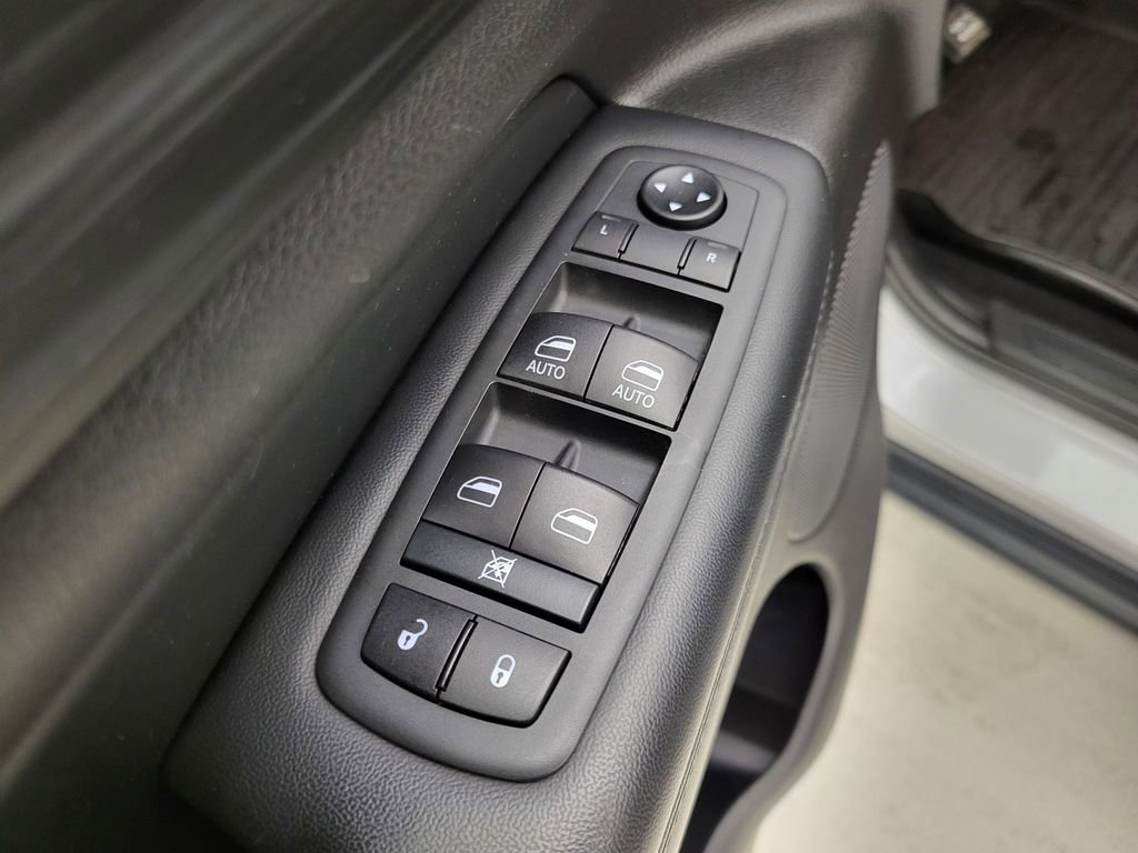 Used 2020 Jeep Grand Cherokee Laredo w/ Quick Order Package 2BN North image 25