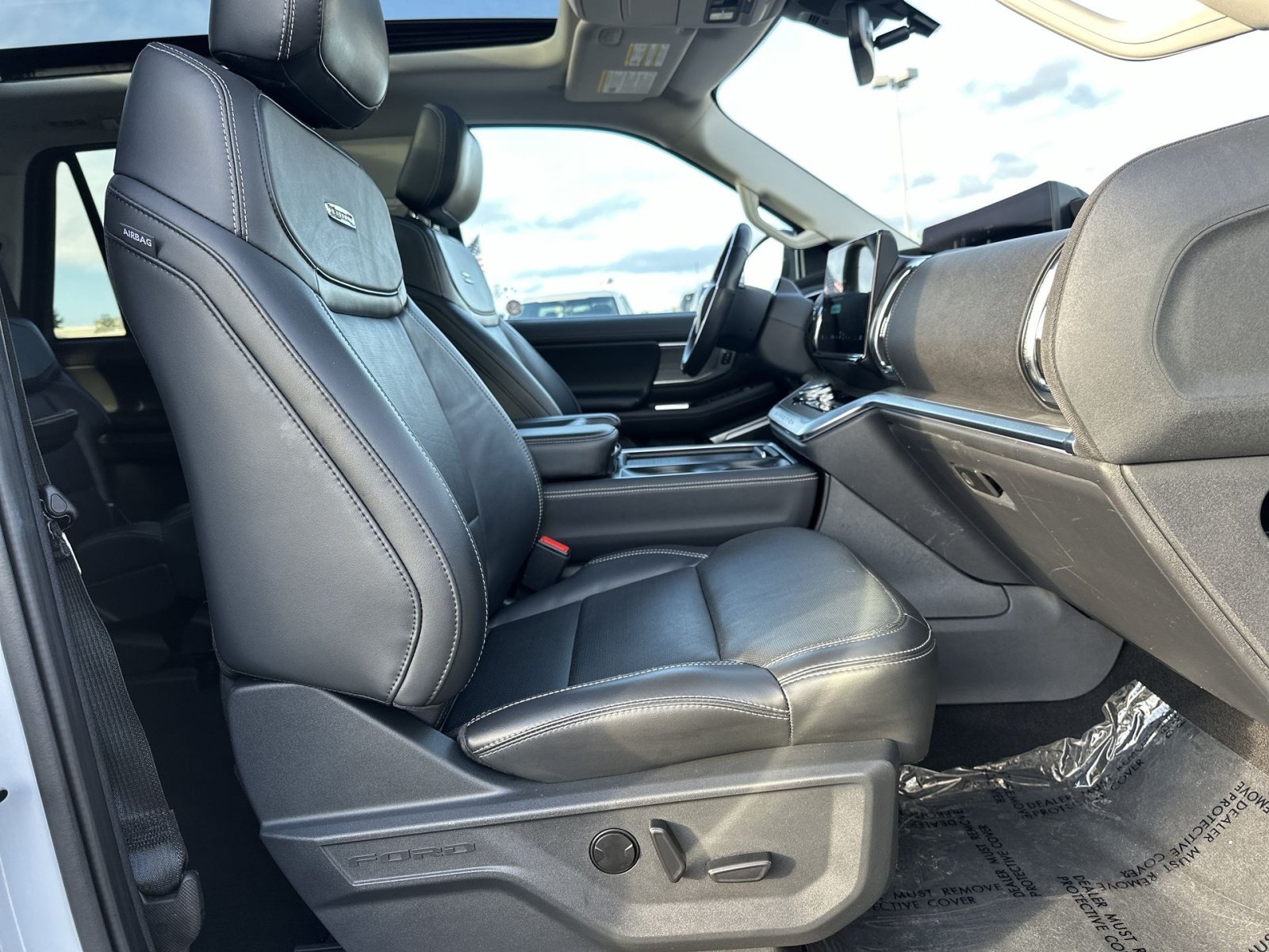 Certified 2025 Ford Expedition Platinum AWD/4WD image 29