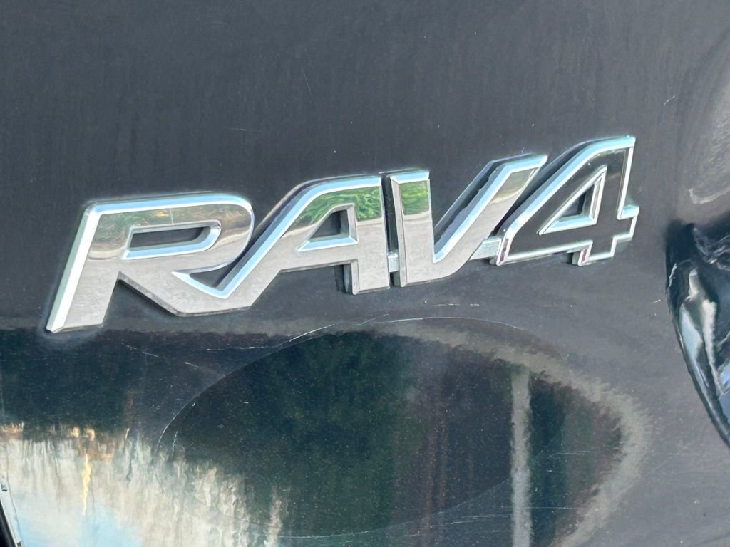 Used 2021 Toyota RAV4 LE image 47