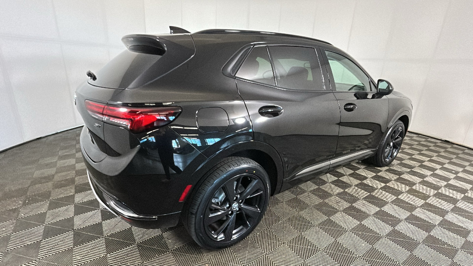 Used 2023 Buick Envision Essence w/ Sport Touring Package FWD image 3