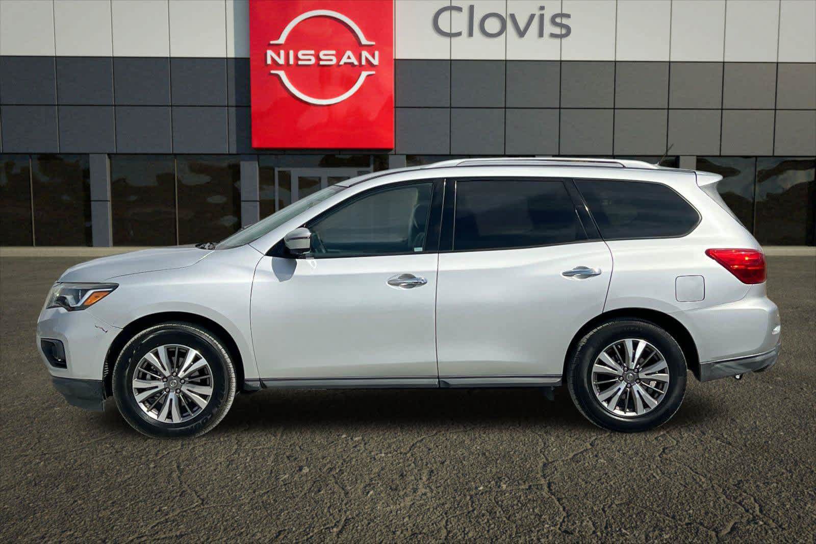Used 2018 Nissan Pathfinder SL FWD image 6