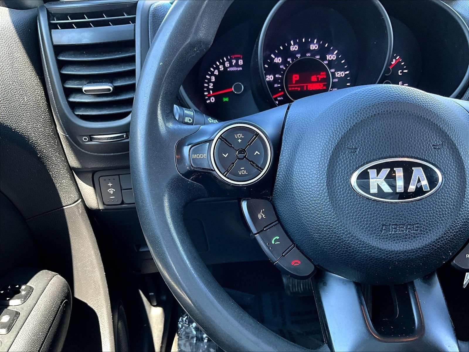 Used 2018 Kia Soul + FWD image 13