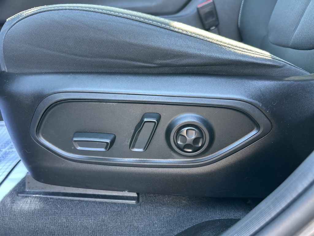 Used 2022 Jeep Grand Cherokee L Laredo w/ Luxury Tech Group I image 16