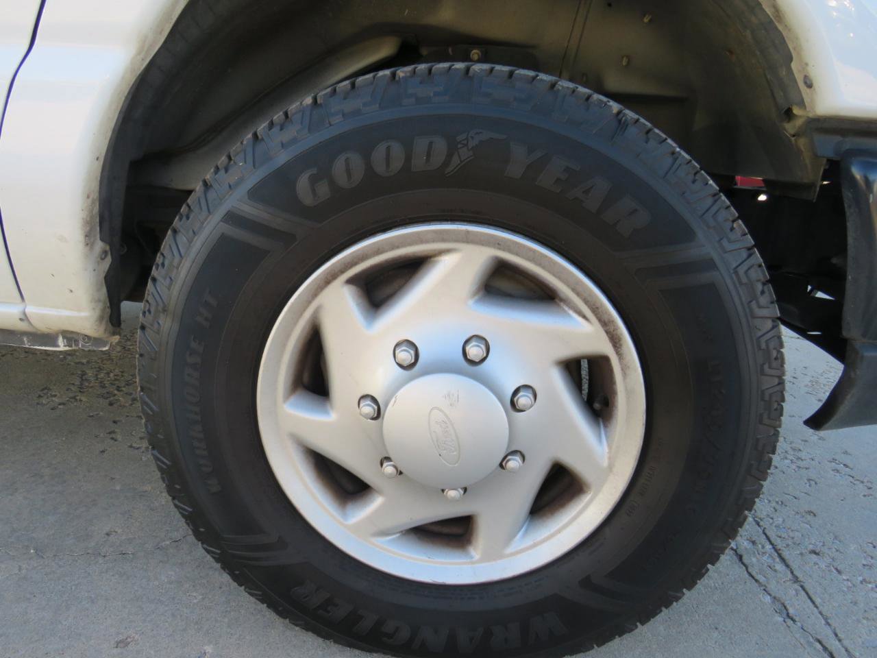 Used 2008 Ford E-250 and Econoline 250 RWD image 31