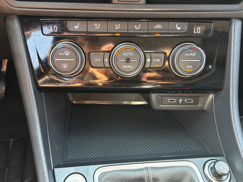 Certified 2023 Volkswagen Jetta SE FWD image 17