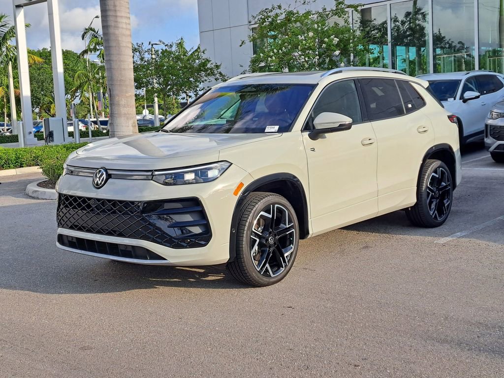 New 2026 Volkswagen Tiguan SEL R-Line image 3