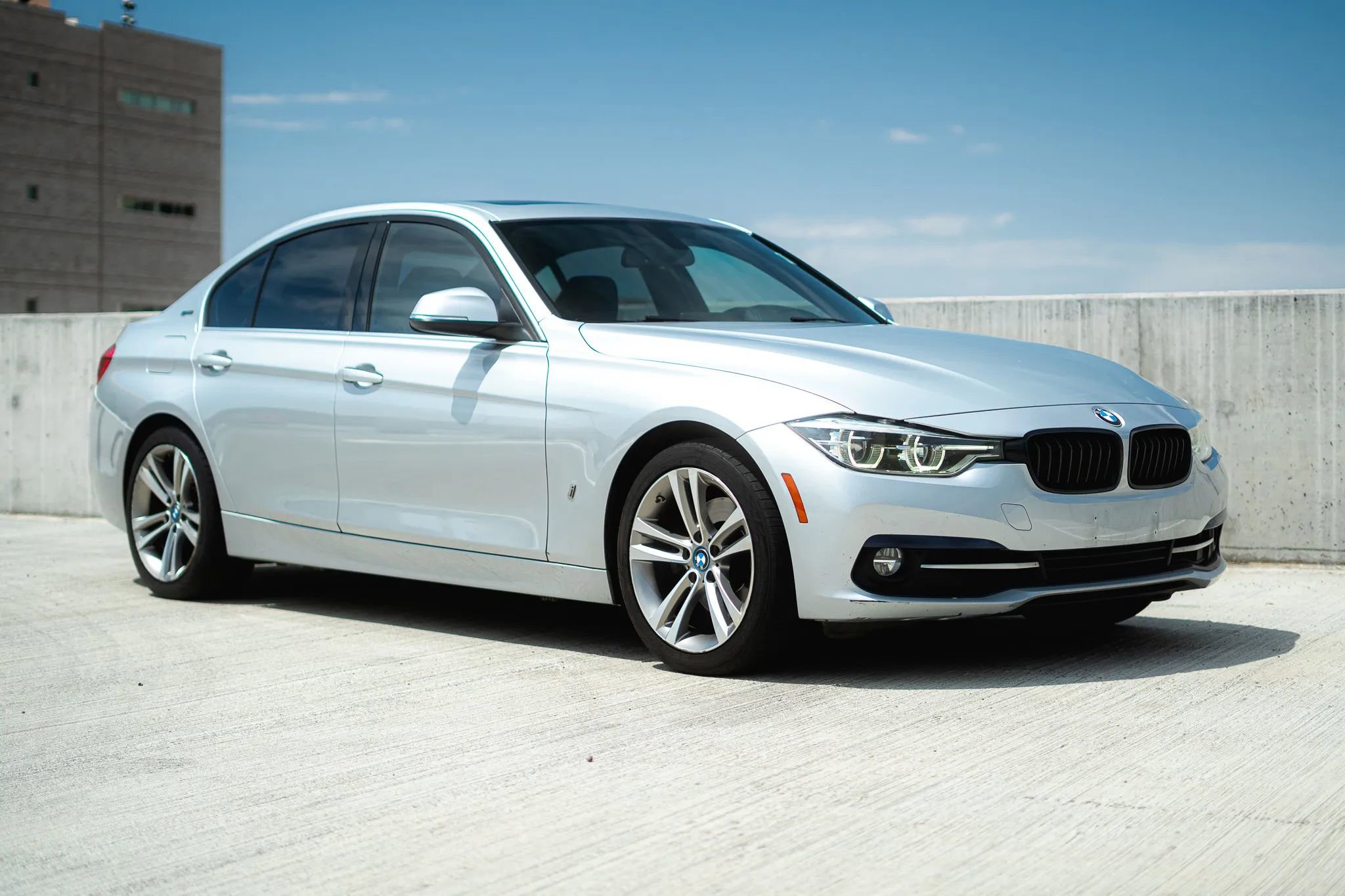 Used 2018 BMW 330e 330e iPerformance Sedan 4D image 23