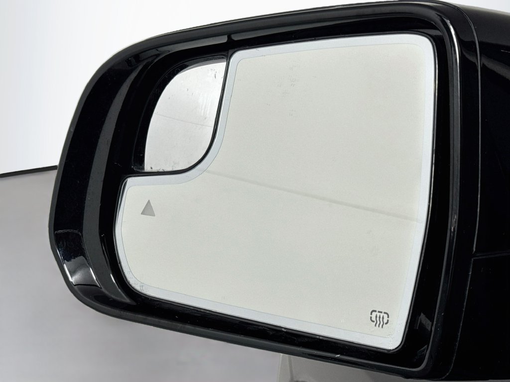 Used 2024 Jeep Wagoneer L Series II RWD image 15