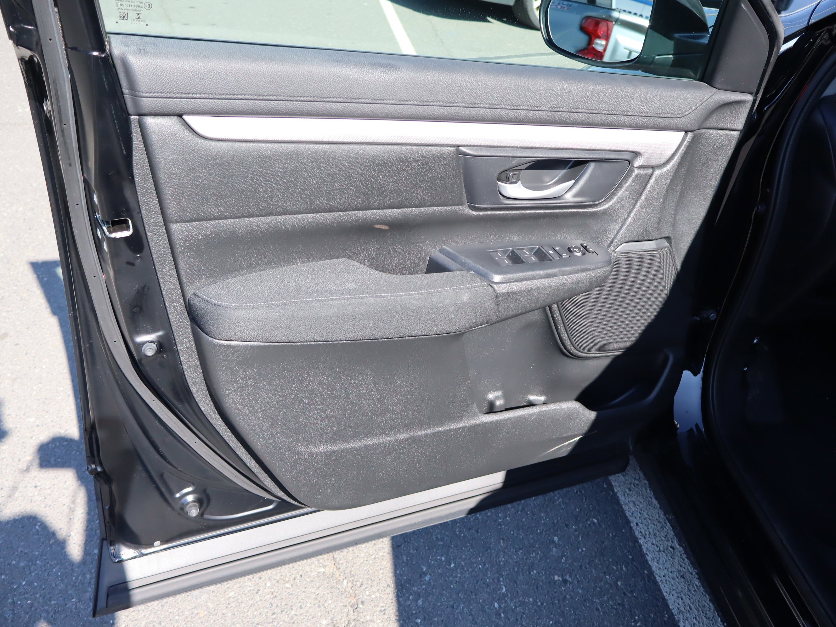 Used 2019 Honda CR-V LX image 15