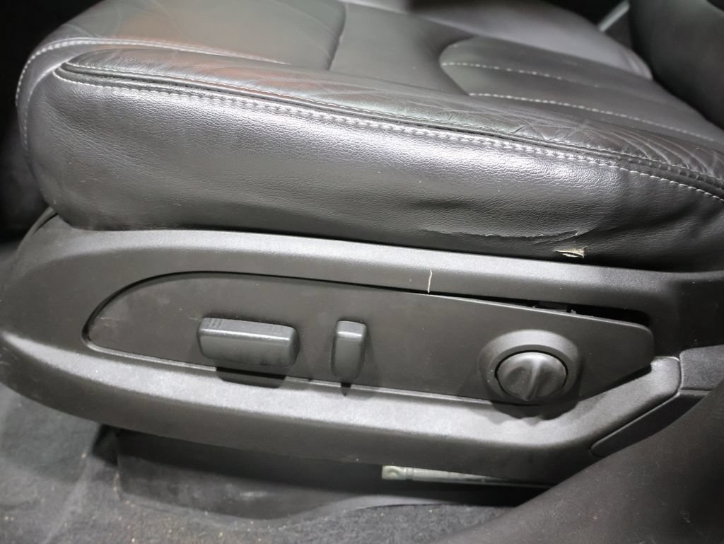Used 2016 Buick Enclave Leather AWD/4WD image 12